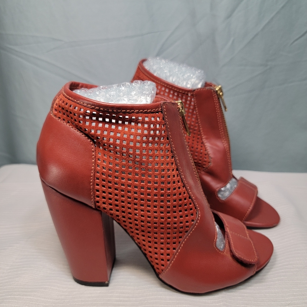 🔥 Adorable Kelsi Dagger Size 8.5